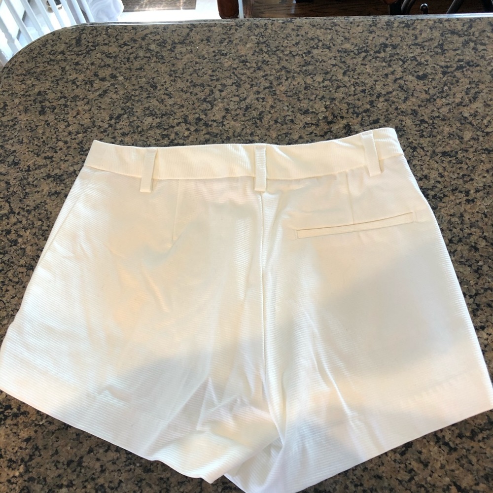 H&M Shorts - Picture 2 of 4